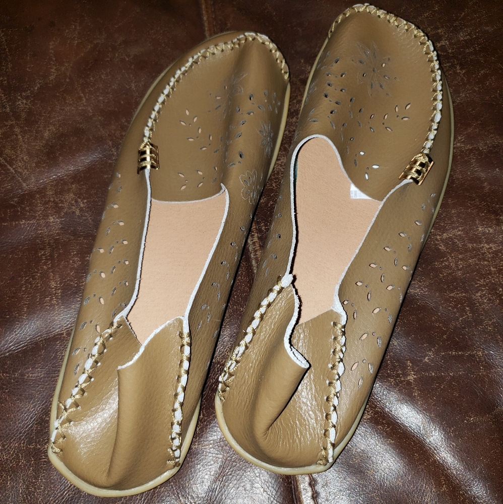 Tan & Gold - •Unknown• | Slip-On Shoes - Picture 5 of 8